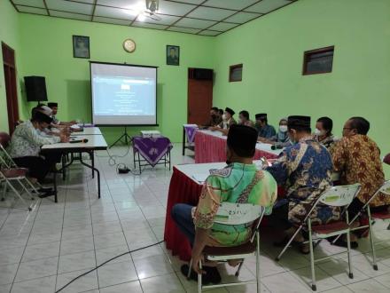 Rapat pembahasan Raperkal tentang RKPKal Kalurahan Bangunjiwo TA 2022