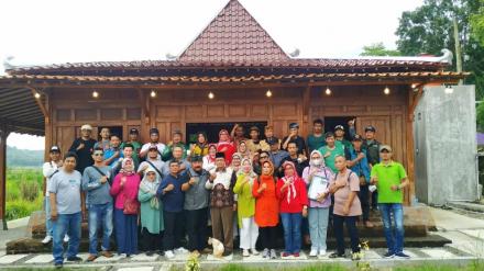 Kunjungan Dinas Pariwisata Kabupaten Bandung ke Desa Budaya Kalurahan Bangunjiwo