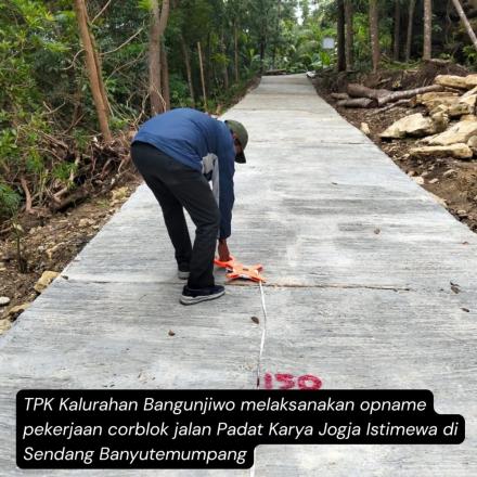 TPK Kalurahan Bangunjiwo melaksanakan opname hasil pekerjaan corblok jalan Sendang Banyutemumpang