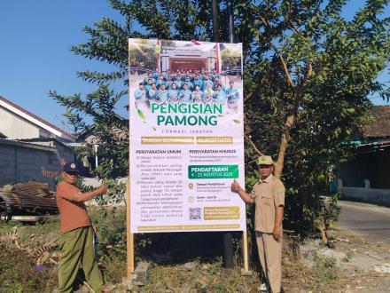 Pemasangan Papan Pengumuman Lowongan Pamong Kalurahan Bangunjiwo Tahun 2025